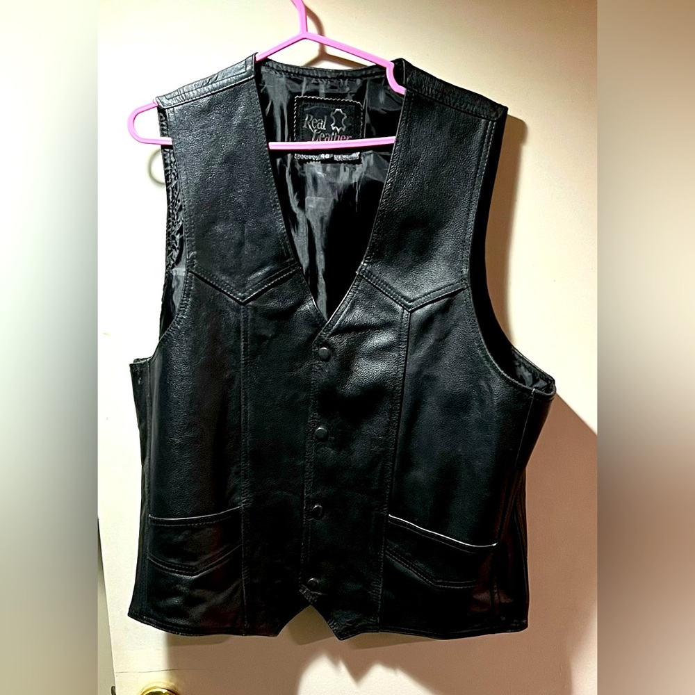 Black leather vest, mens size 46